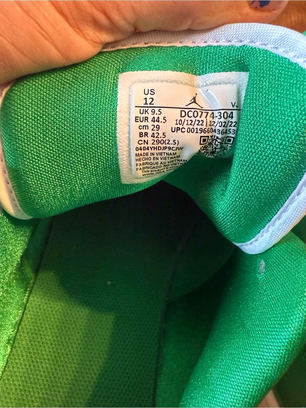 Jordan Low-Top Sneakers in Green, White and Blue